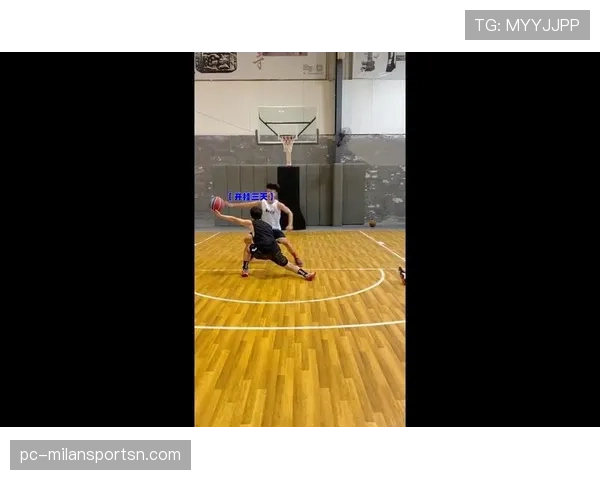 篮球翻腕违例规则详细解析：裁判判定依据与判罚标准